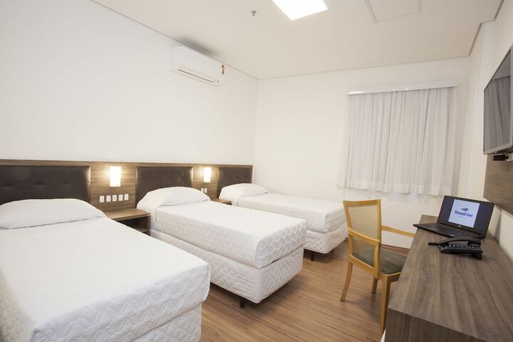 Room 12 of 38