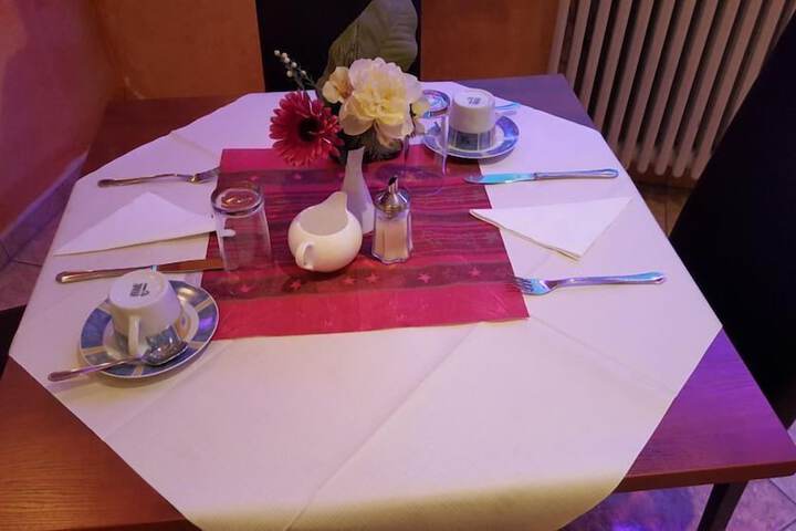 Dining 16 of 22