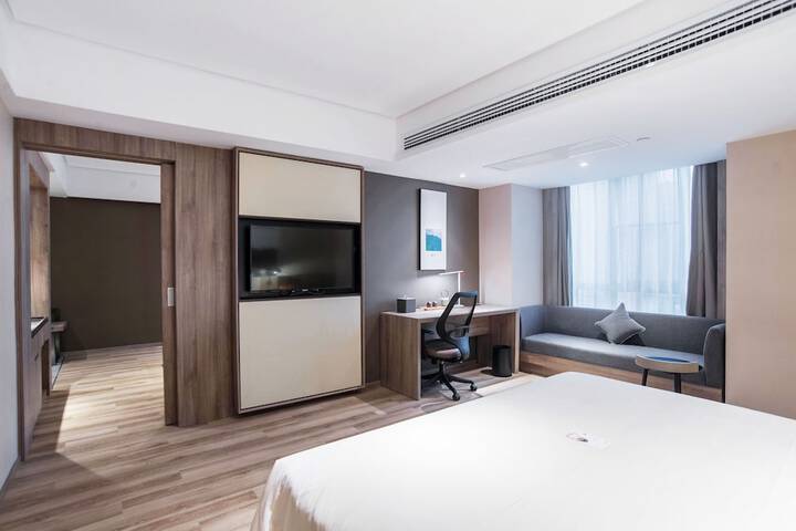 Room 18 of 68