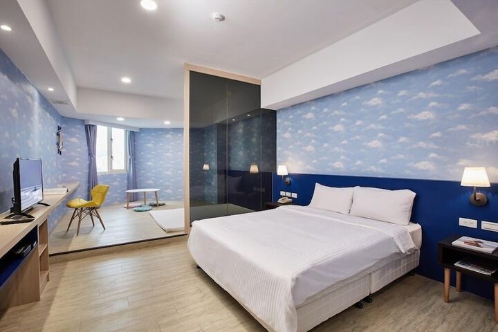 Room 3 of 49