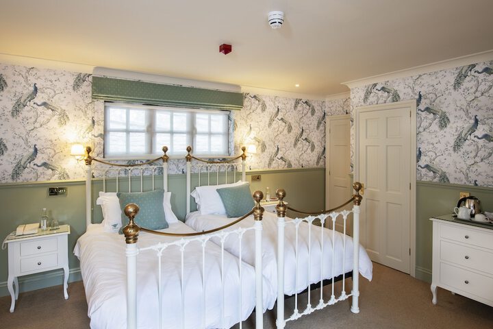 Room 2 of 64