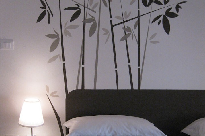 Room 10 of 38