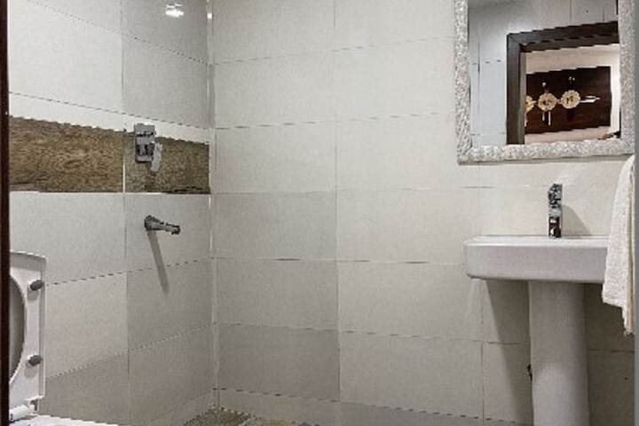 Room 15 of 27