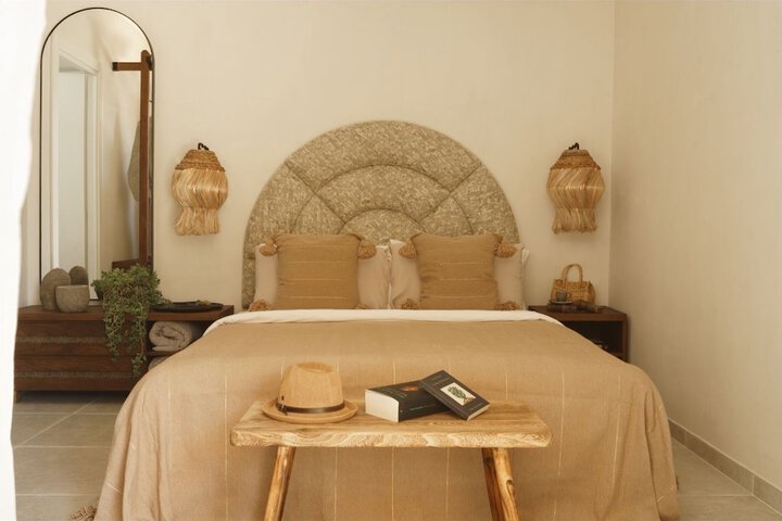 Room 6 of 48