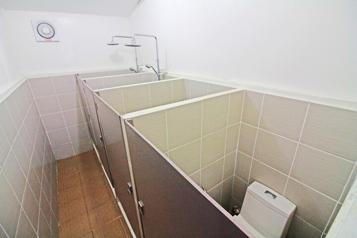 Room 30 of 59