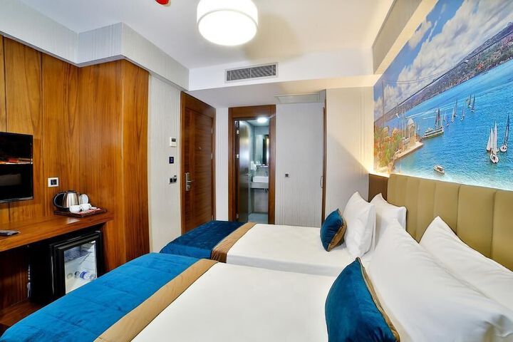 Room 15 of 36