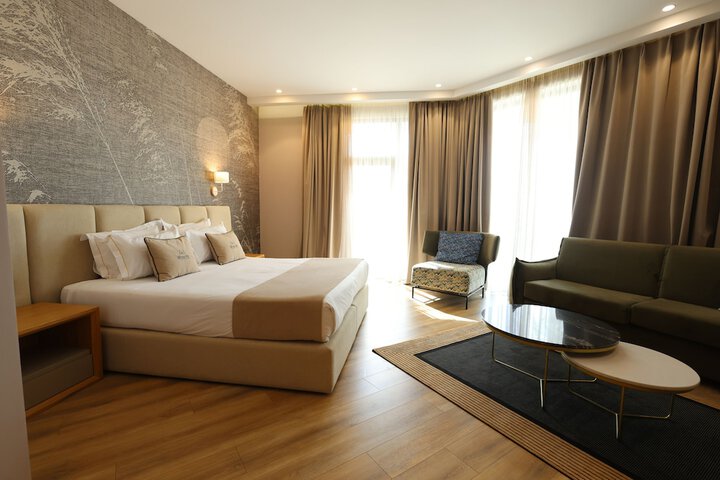 Room 70 of 136