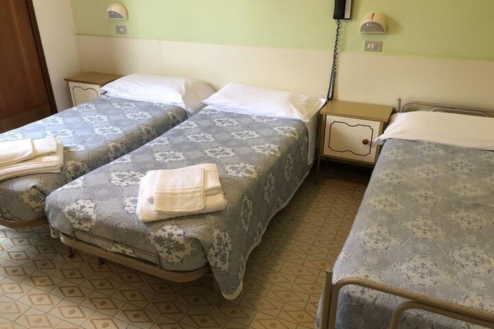 Room 12 of 41