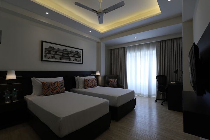 Room 10 of 60