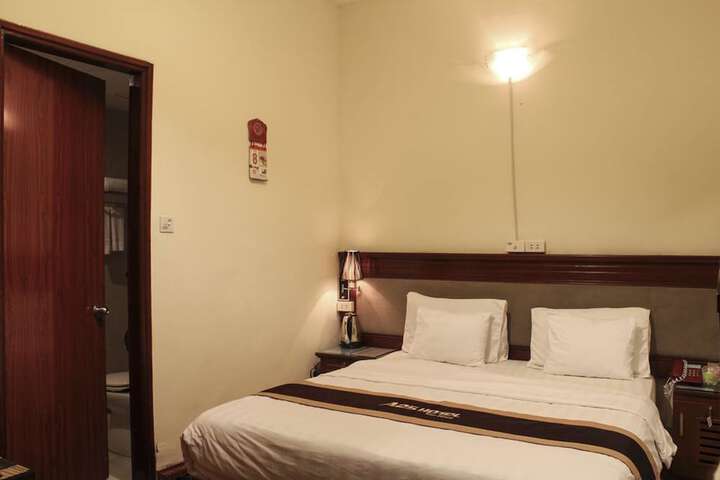 Room 10 of 22