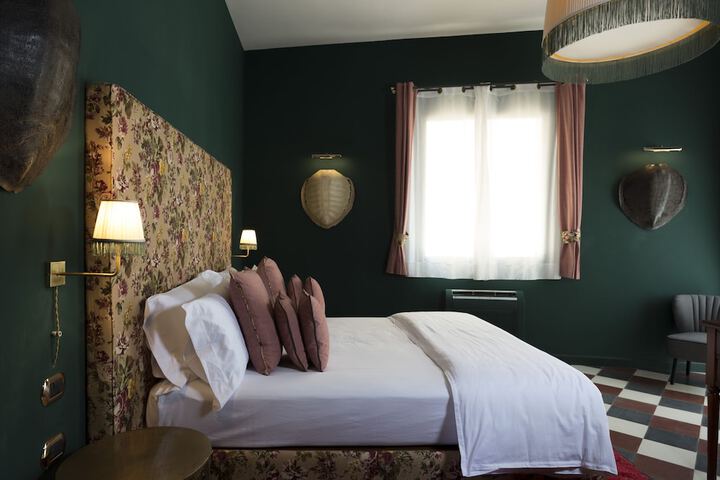 Room 30 of 60