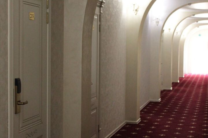 Ballroom/Hall 17 of 21