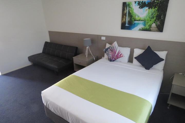 Room 12 of 32