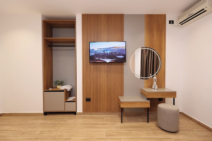 Room 7 of 73