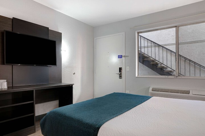 2 Double Beds (10 of 22)