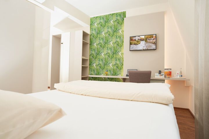 Room 20 of 94
