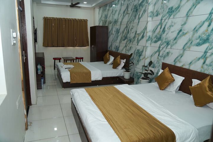 Room 14 of 30