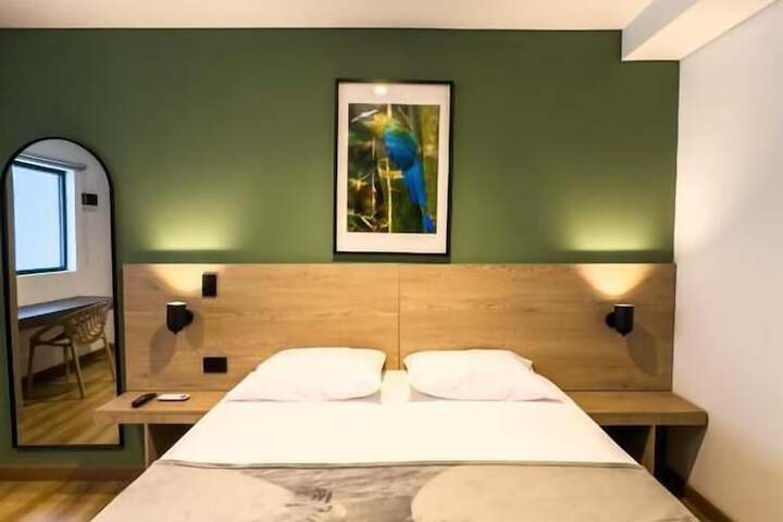 Room 4 of 38