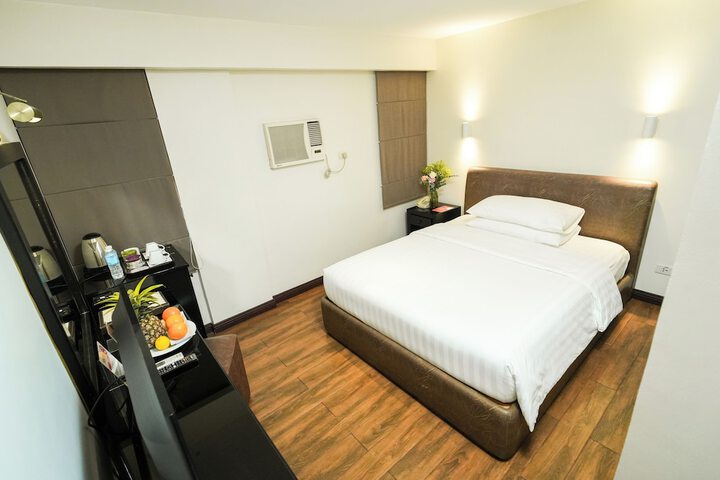 Room 14 of 66