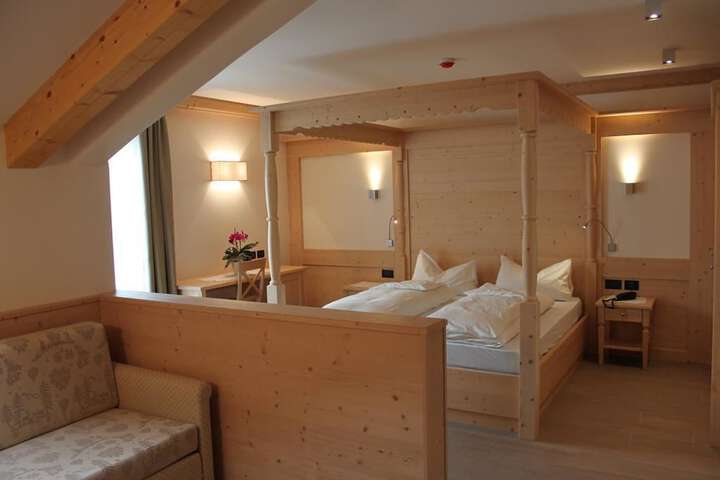 Room 10 of 54