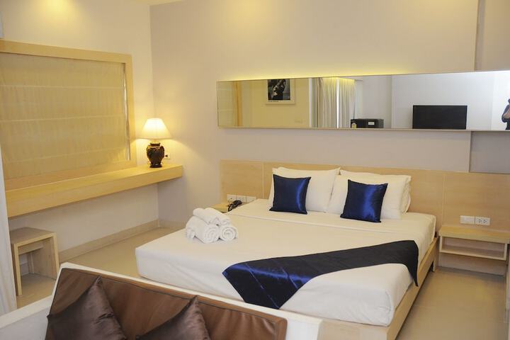 Room 44 of 99