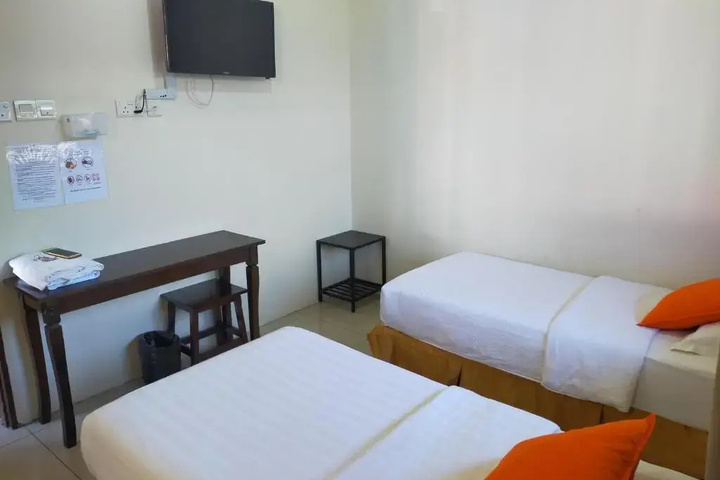 Room 3 of 15