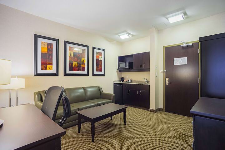 Room 66 of 168