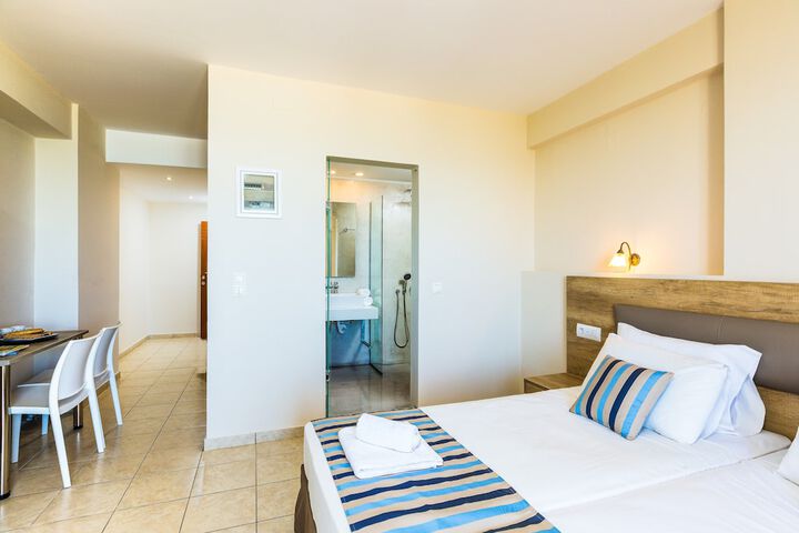 Room 34 of 168