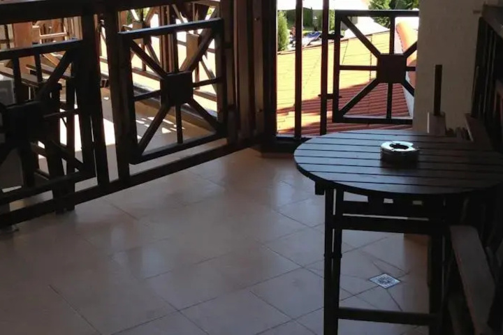 Terrace/Patio 2 of 10