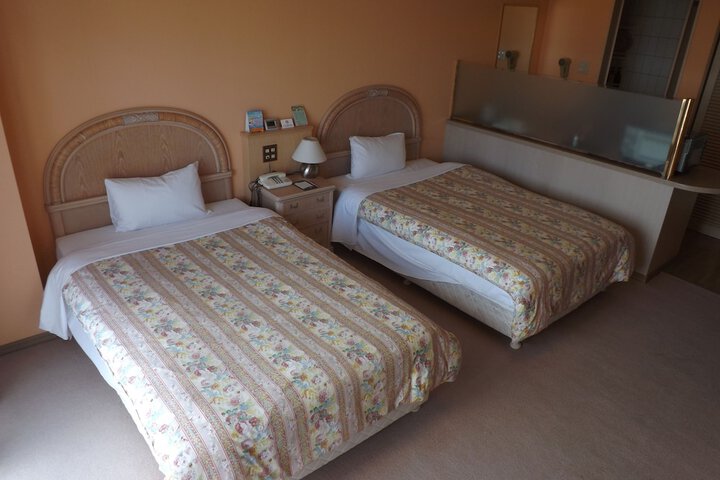 Room 8 of 41