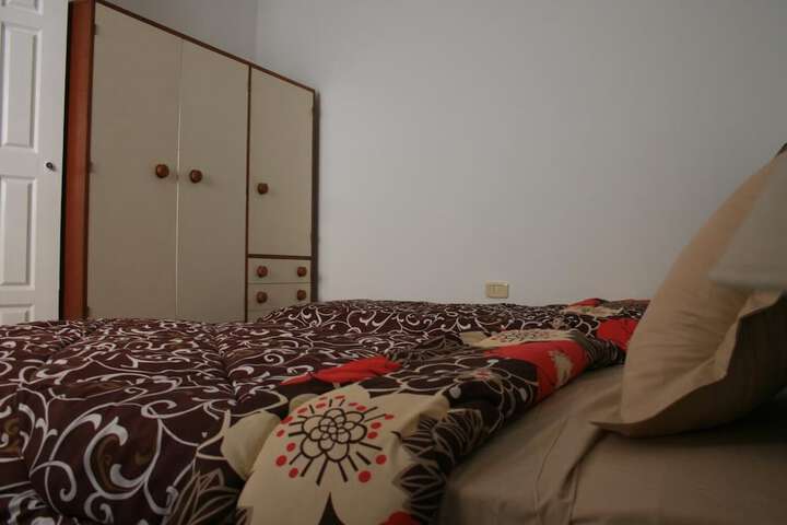 Room 12 of 33
