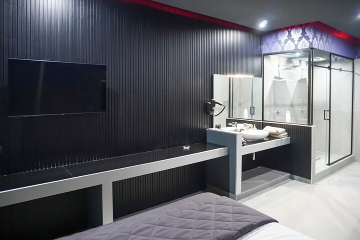 Room 7 of 15