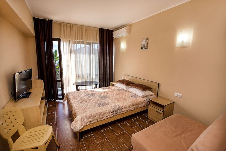 Room 10 of 95