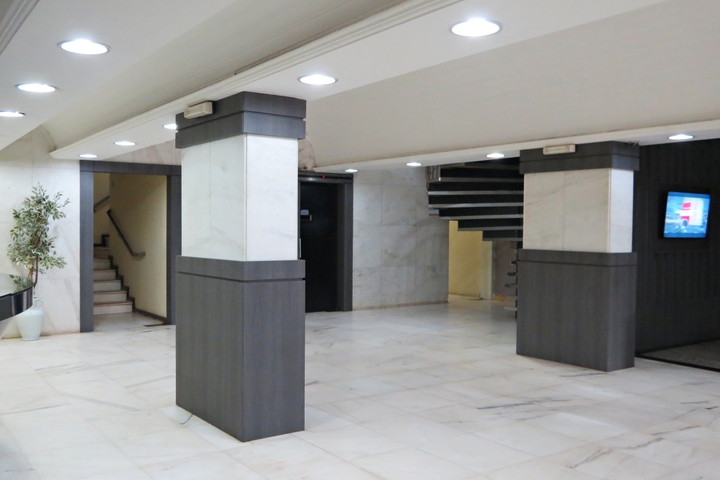 Entrance & Lobby