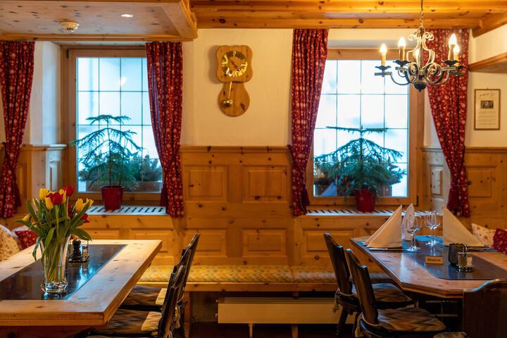 Dining 86 of 123