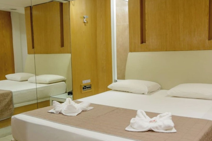 Room 2 of 16