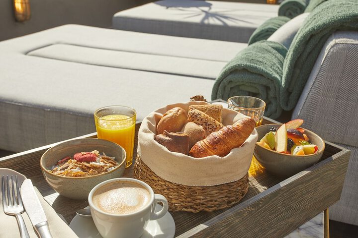 Breakfast/Coffee Service 300 of 397