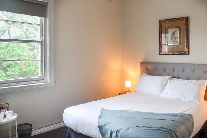 Room 4 of 30