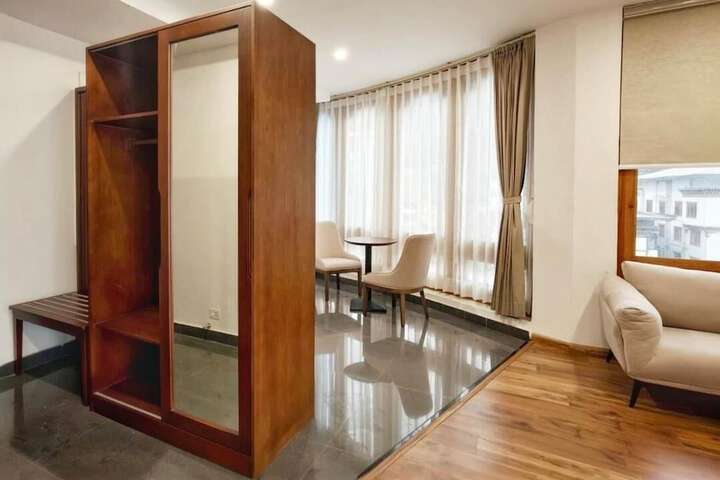 Room 5 of 24