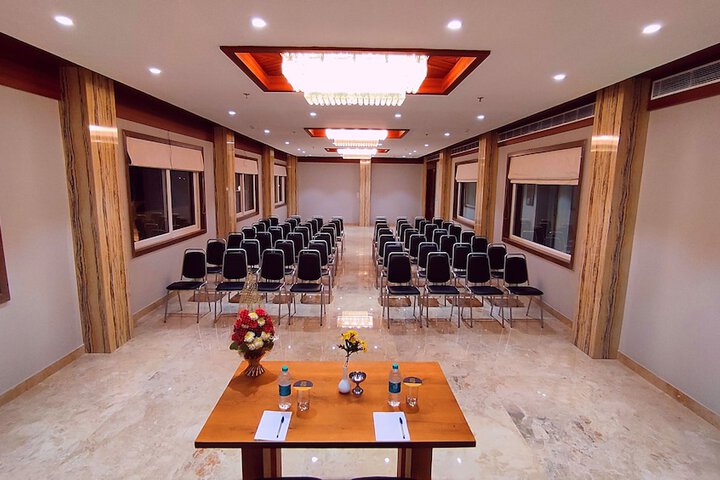 Business Center 77 of 102