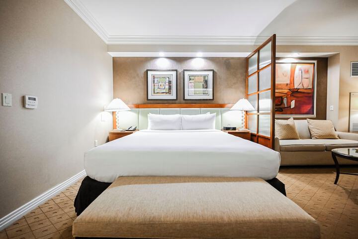 Room 114 of 438