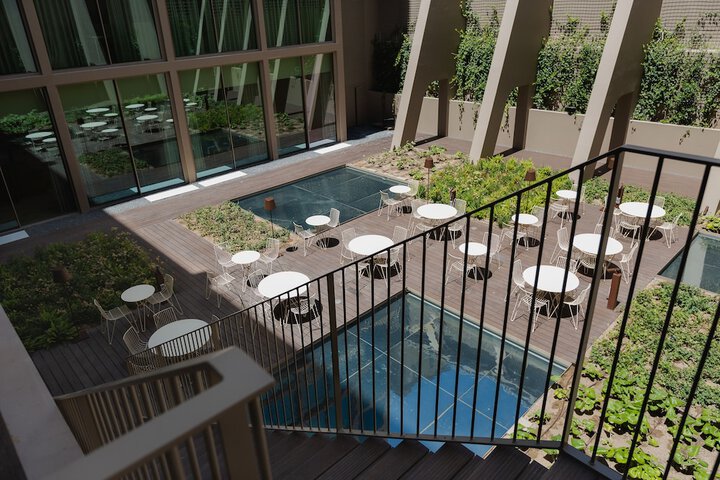 Hotel Exterior 73 of 75