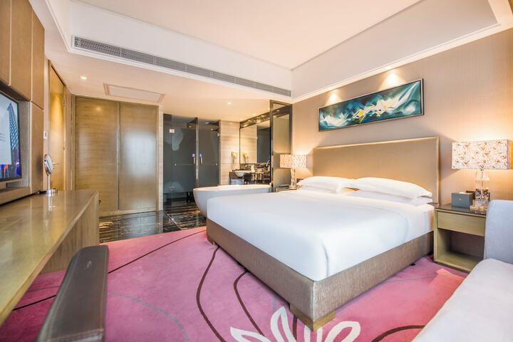 Room 18 of 130