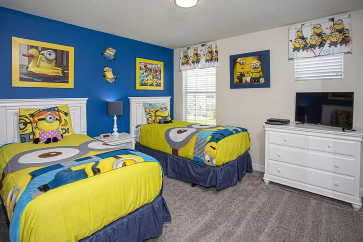 Room 4 of 32