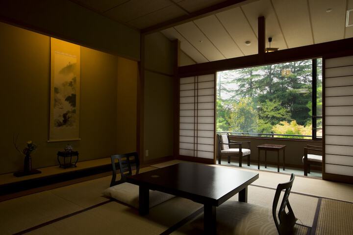 Room 4 of 47
