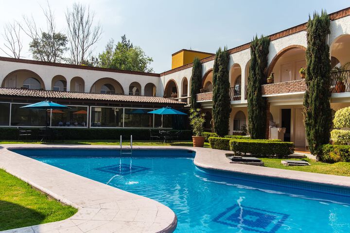 Pool Hotel
