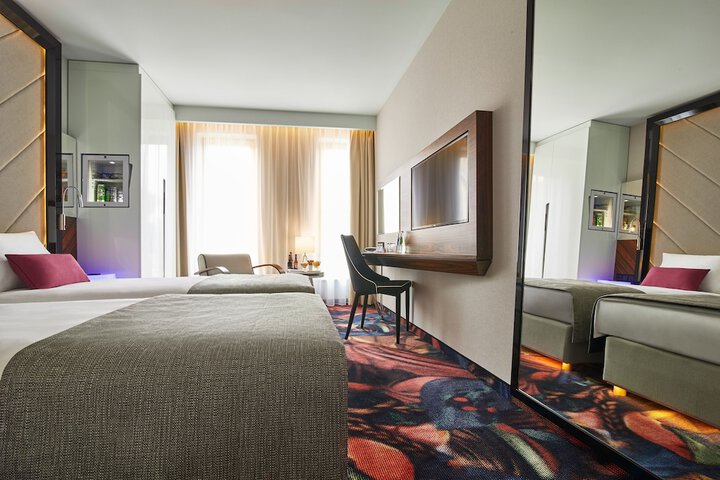 Room 15 of 36