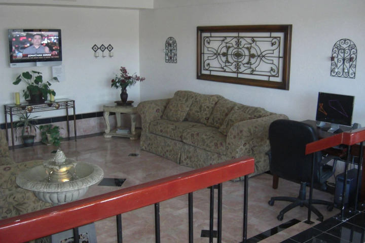 Photo 10
