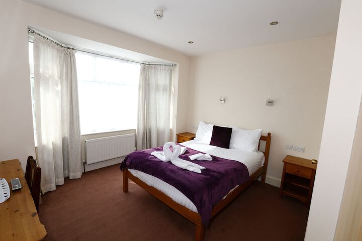 Room 12 of 18