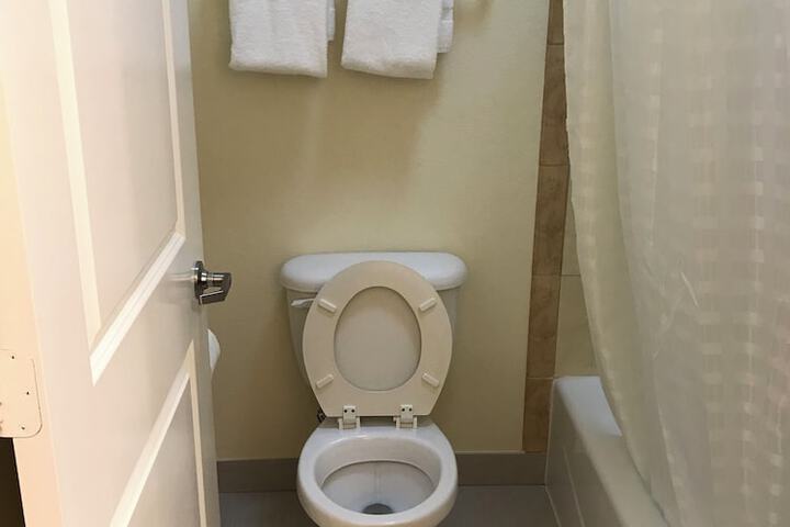 Room 11 of 15